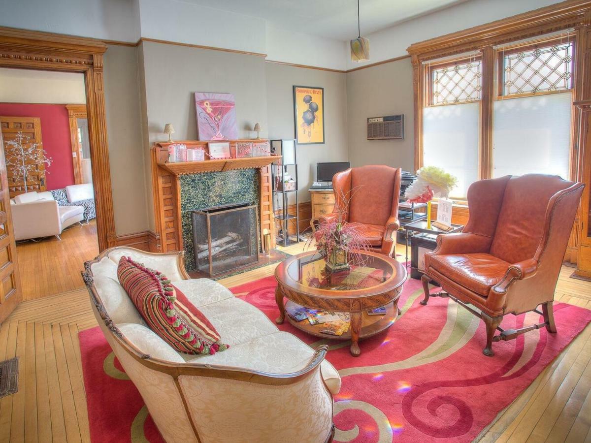 M&M Victorian Bed And Breakfast Marinette 外观 照片
