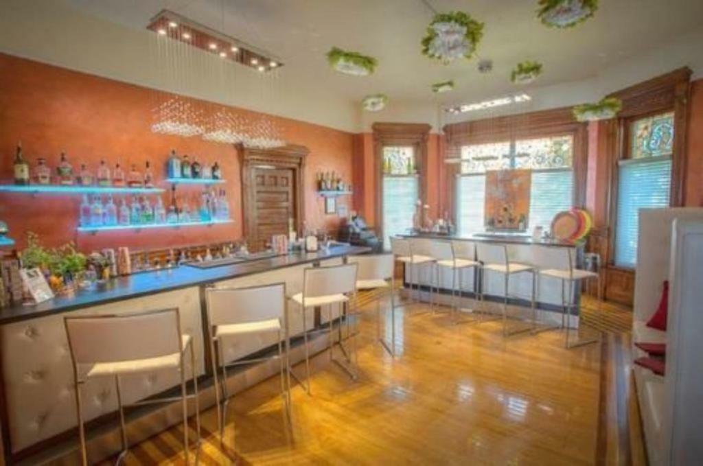 M&M Victorian Bed And Breakfast Marinette 外观 照片
