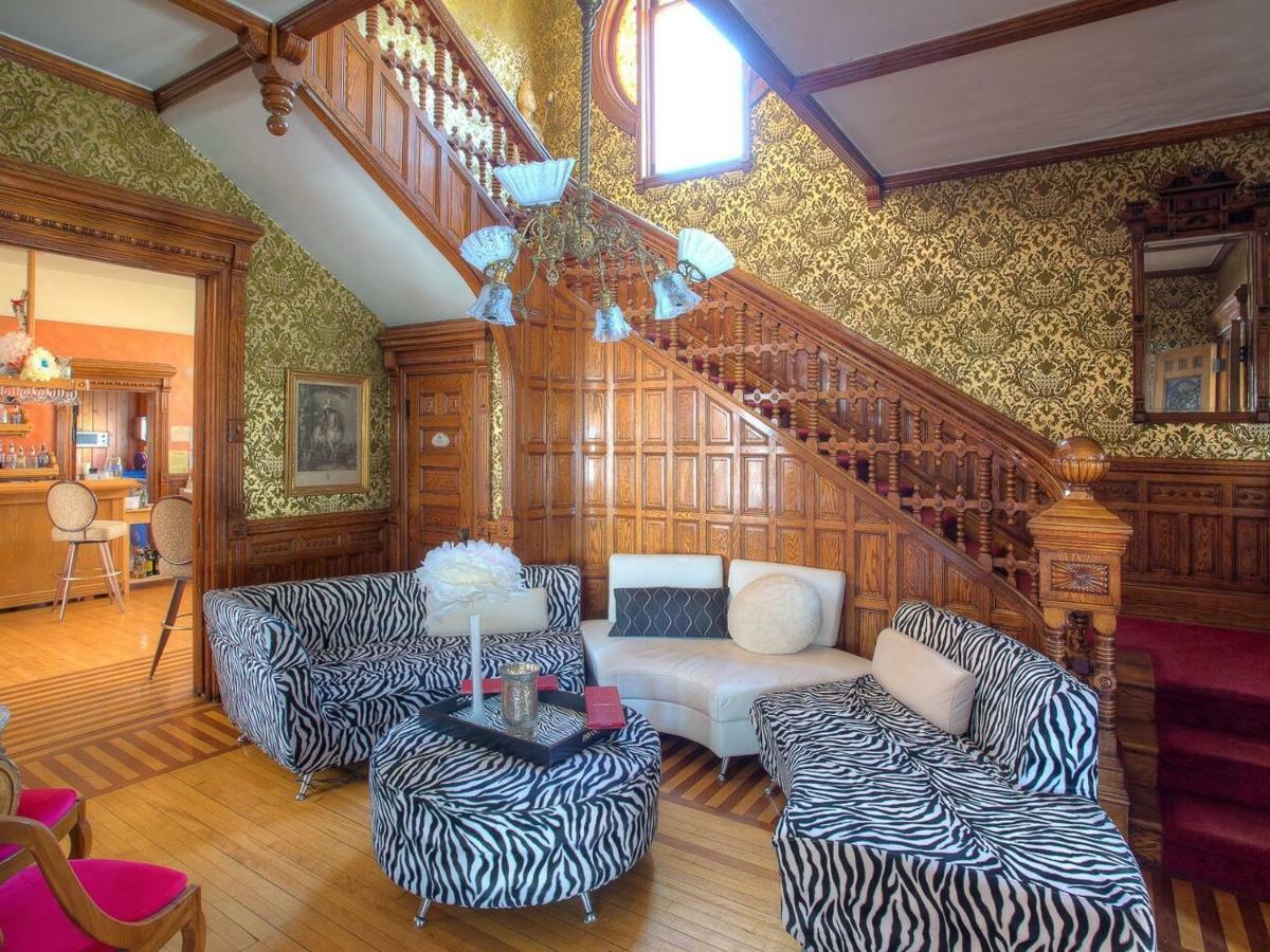 M&M Victorian Bed And Breakfast Marinette 外观 照片